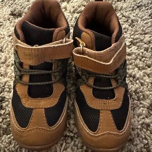 OshKosh B'gosh Brown and Black Sneakers with Sporty Design